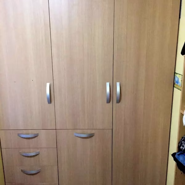 Closet Maira